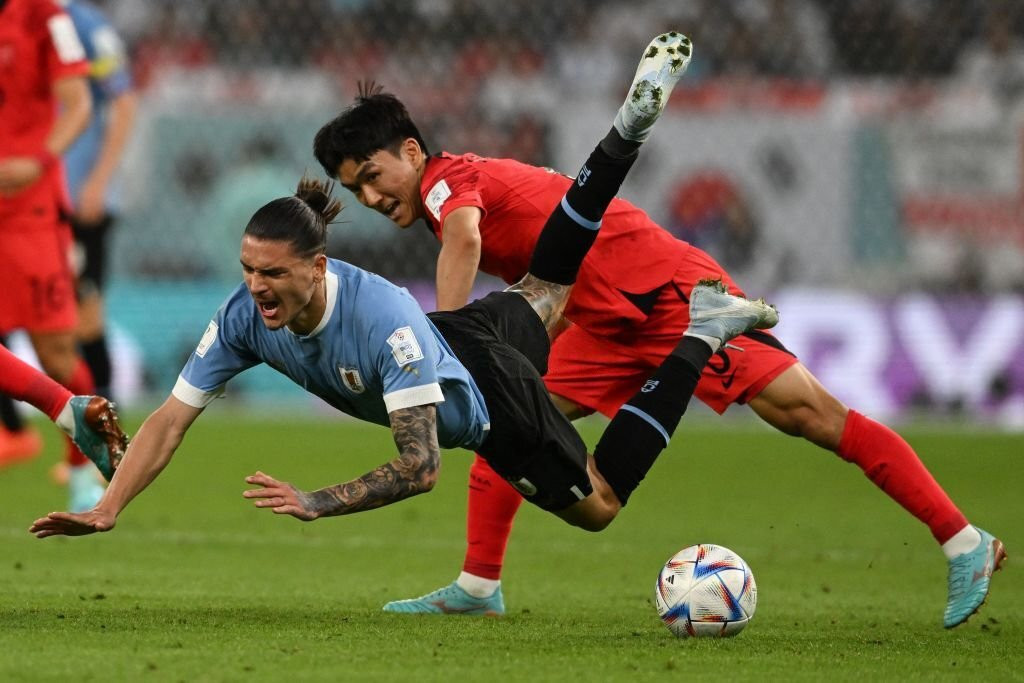 Han Quoc chia diem dang tiec voi Uruguay, than may man quay mat-Hinh-4