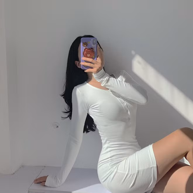 Thanh Tú sở hữu gương mặt rất thu hút, bên cạnh đó là body bốc lửa, gợi cảm khỏi phải bàn.