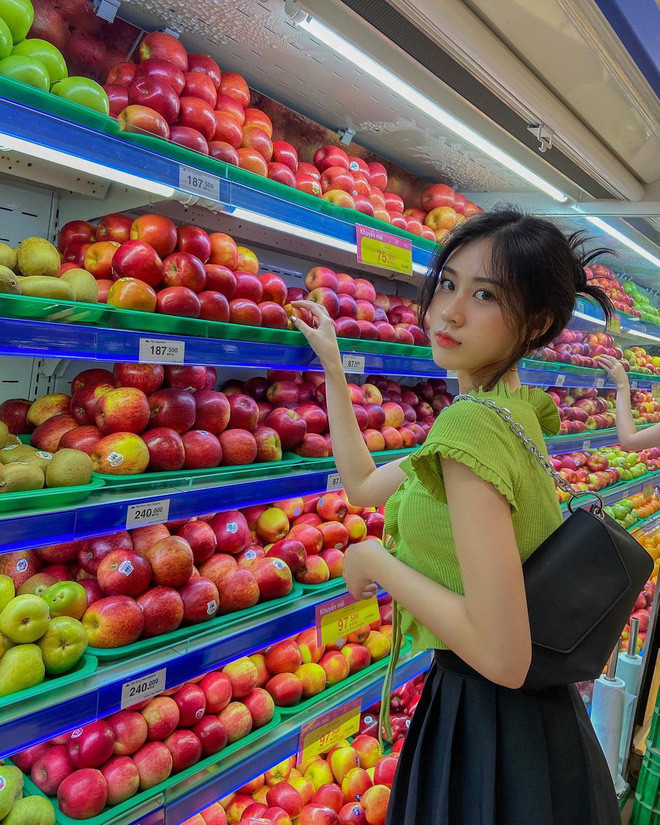 Tin vui cho các anh em là cả hai gái xinh Châu Trân và Thanh Tú đều chưa có người yêu,