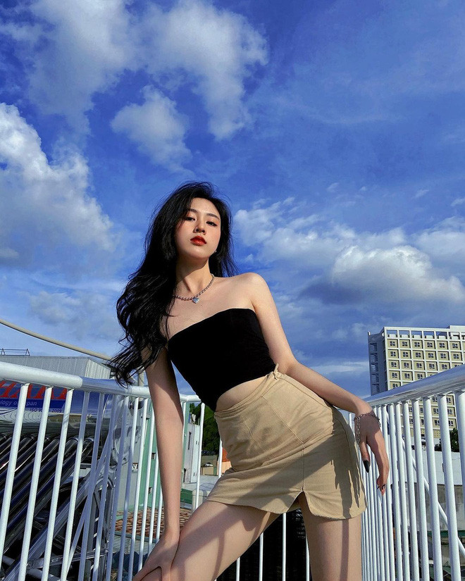 Châu Trân tên đầy đủ là Nguyễn Trần Châu Trân (25 tuổi), sống tại Buôn Ma Thuật. Cô nàng hiện đang là người mẫu ảnh với gần 10k follower trên Instagram.