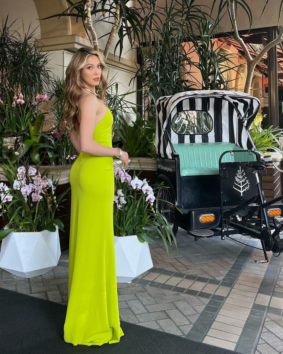 Trên Weibo - nền tảng truyền thông xã hội hàng đầu của xứ tỷ dân, bảy trong số 10 chủ đề thịnh hành nhất đều nói về chiến thắng của Cốc Ái Lăng, hàng trăm nghìn bình luận chỉ trong vòng vài phút.