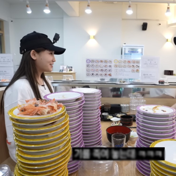 Heebab cho biết thêm việc cô trả cho nhân viên của mình nhiều tiền như thế là do họ đã gắn bó với mình từ khi mới thành lập kênh.