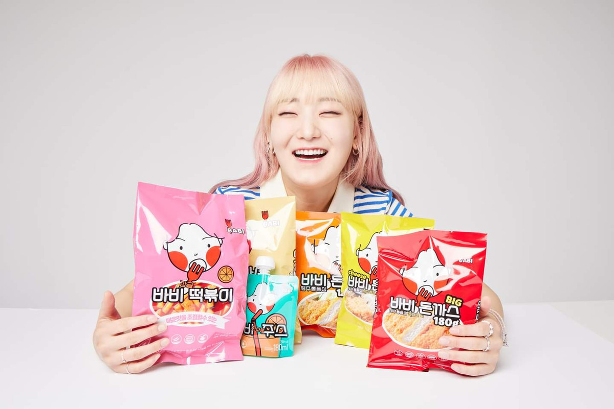 Heebab tiết lộ từng có video thực hiện cùng đầu bếp Lee Yeon Bok mang về cho cô 226 triệu đồng.