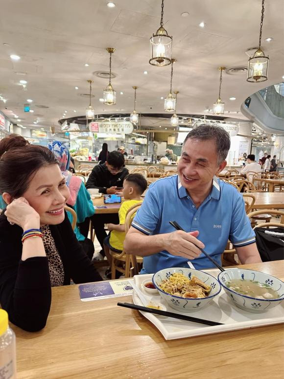 Vào tháng 2/2021 xôn xao trước thông tin đại gia Minh Nhựa đệ đơn ly hôn vợ Phương Thúy. Hậu thông tin này, cô vẫn giữ mối quan hệ thân thiết với bố mẹ chồng cũ.