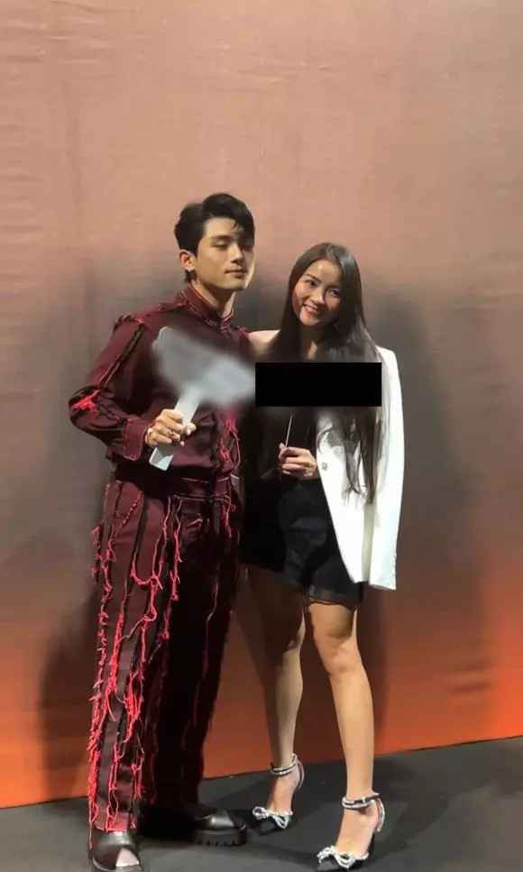 Mẹ Thuỷ Top là giáo viên, hiện đã nghỉ hưu, bố cô có học vị tiến sĩ trong lĩnh vực nghiên cứu còn chị cũng có bằng thạc sĩ kinh doanh và đang lập nghiệp tại Mỹ. Gia đình cô cũng giàu có khi sống trong một biệt thự 7 tầng nằm ở trung tâm TP. Hà Nội.