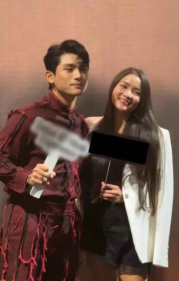 Tuy nhiên, có một khoảng thời gian Thủy Top bất ngờ mất tích khỏi mạng xã hội khi quyết định ra nước ngoài du học.