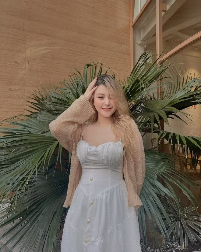 Trong khi đó, dân mạng tố Wilson thì tự nhận mình đã chụp ảnh 12 năm nên chỉ nhìn ảnh thôi cũng biết là kéo ra hay bóp vào.