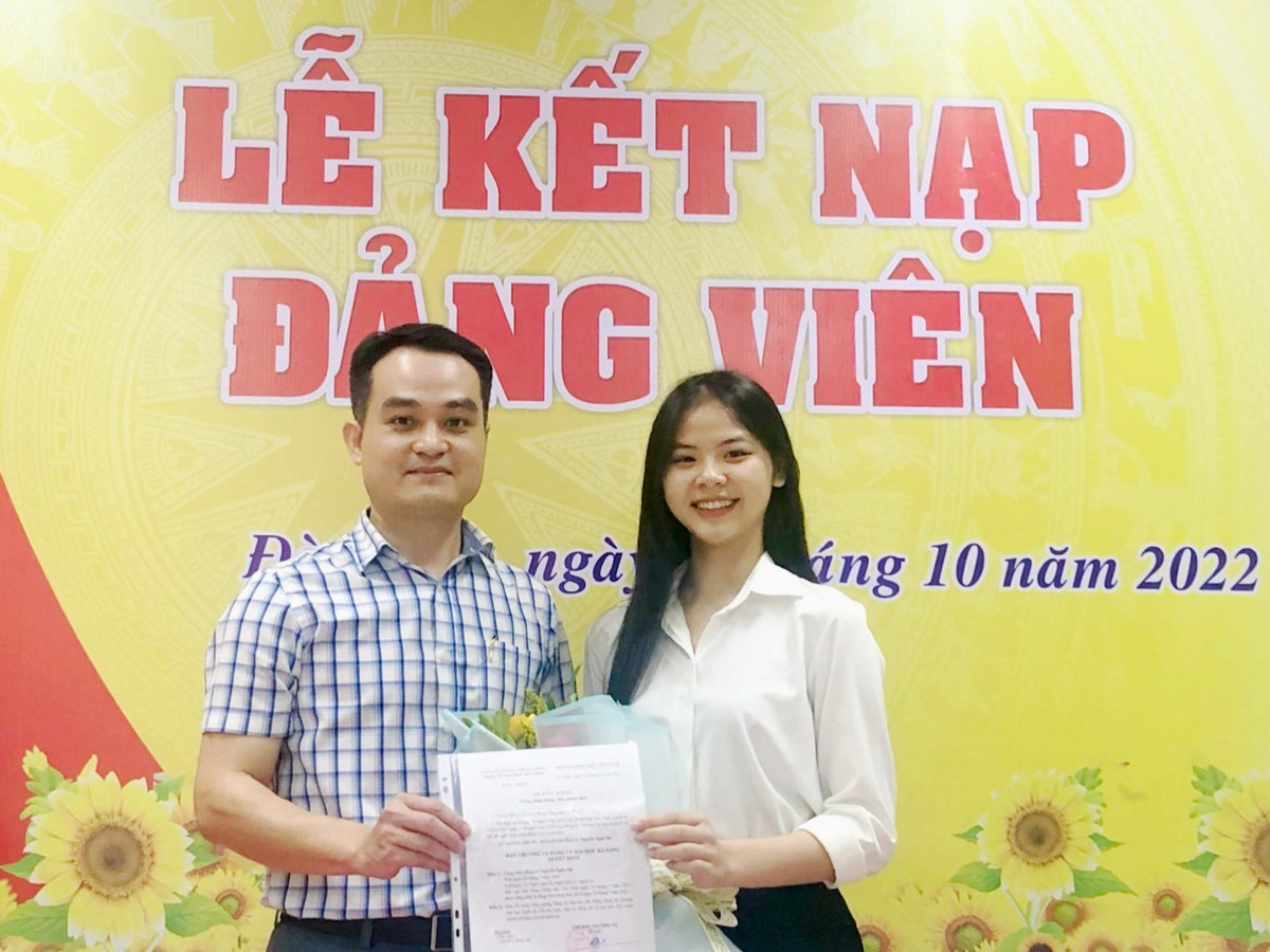 Ngân Hà là một cô gái có ngoại hình nổi bật. Cô nàng sở hữu chiều cao ấn tượng (1m70) cùng số đo ba vòng chuẩn: 83-62-96 (cm). Gương mặt xinh đẹp, nụ cười rạng rỡ, Ngân Hà được nhiều người ca ngợi “xinh như hoa hậu”.