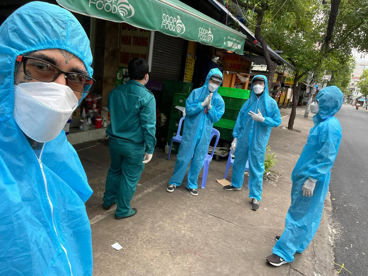 Hành động đẹp trong mùa dịch của nhóm thanh niên xăm trổ này là điều cực kỳ cần thiết, cần lan tỏa rộng hơn nữa. Nó sẽ khiến cuộc sống thêm phần ấm áp và ý nghĩa.