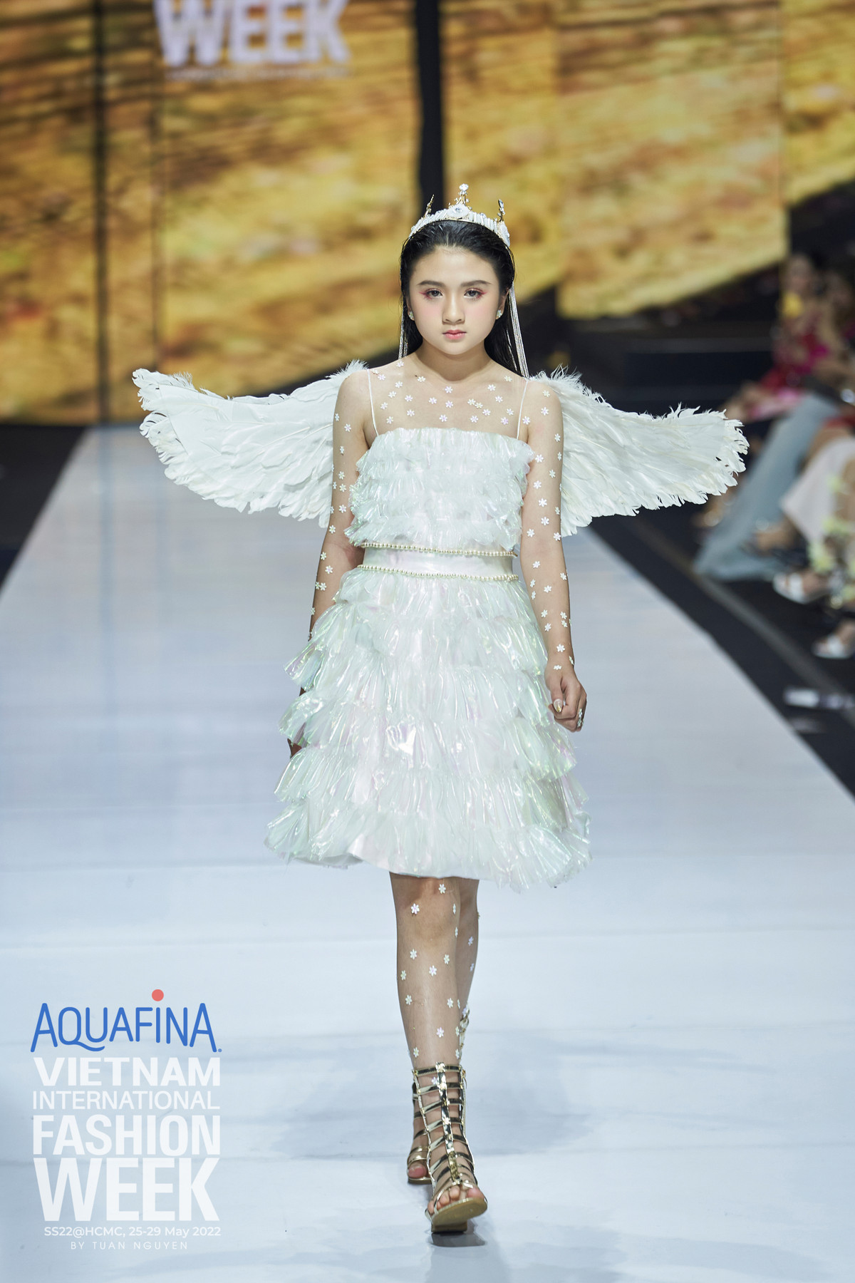 Mới đây, Diễm Quỳnh góp mặt ở Tuần lễ thời trang 2022, tham gia trình diễn bộ sưu tập "Children of the sun" của Thảo Nguyễn.