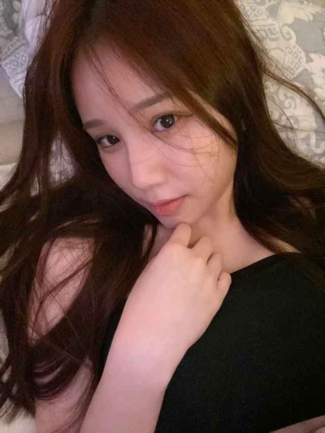 Hiện tại, Yogurt Ng livestream chủ yếu là để giải trí cho vui còn công việc chính là làm tại khách sạn 5 sao của gia đình.