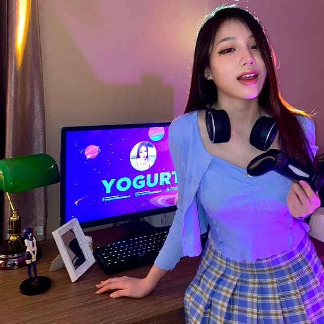 Việc phát sóng trên nền tảng livestream xuất phát từ sở thích của Yogurt Ng, tuy nhiên “mọi thành viên trong gia đình không một ai xem cả” - gái xinh này chia sẻ.
