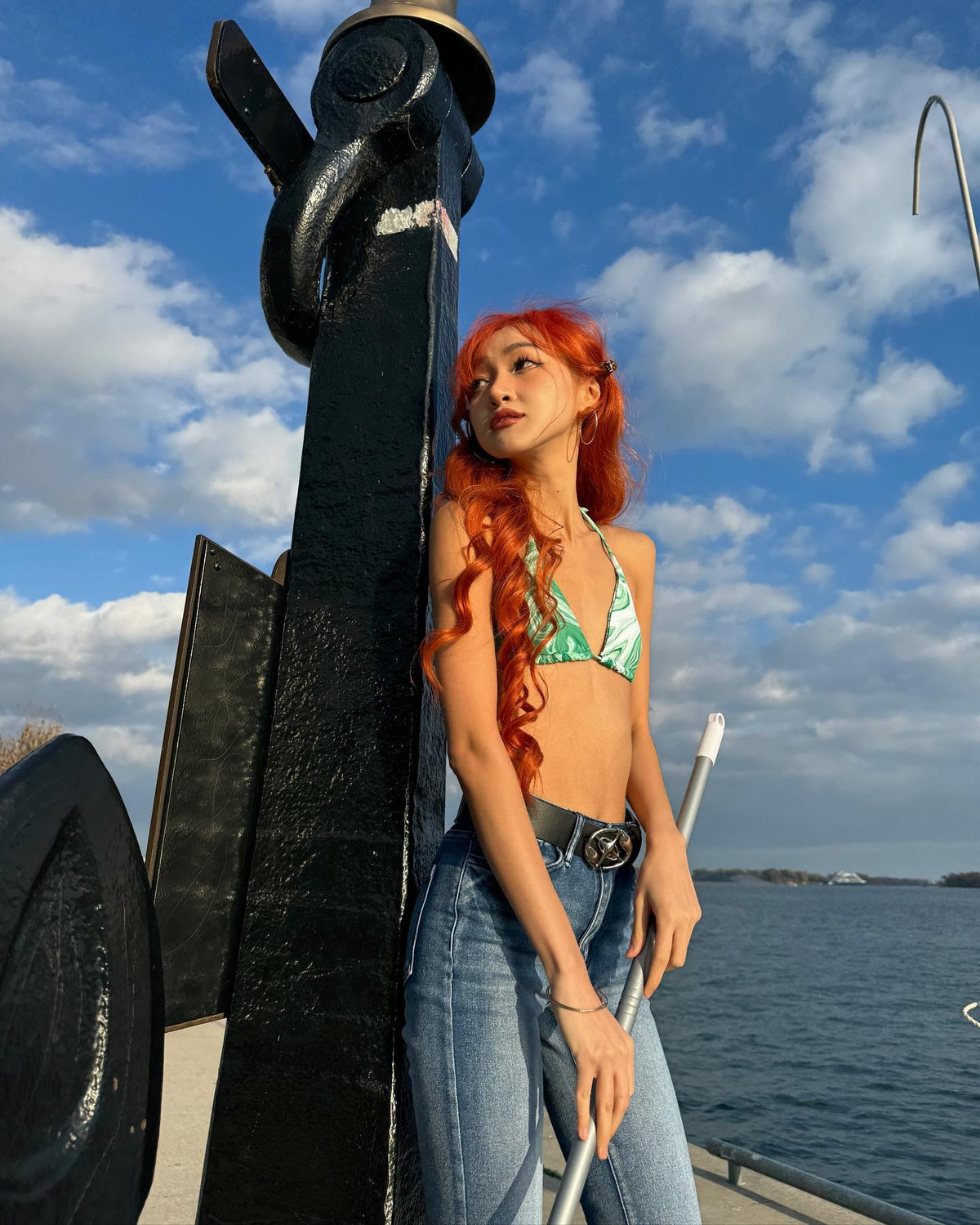 Trên mạng xã hội của mình, Clara Đào được biết đến bởi những video clip truyền cảm hứng giúp những người khác vượt qua các vấn đề về sự tự tin trên cơ thể. Cô nàng sở hữu một body "siêu mỏng", từng nhận không ít những lời nhận xét tiêu cực...