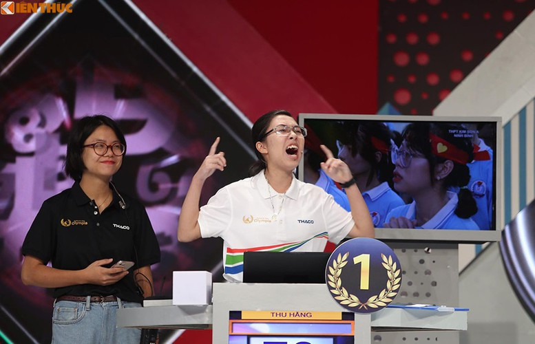 Trên một diễn đàn, khán giả có tài khoản M.T viết: "Xem cả trận chung kết mình có cảm giác không thích thể hiện của bạn nữ này lắm! Không biết có ai giống mình không, giỏi thì giỏi thật, cả 4 người ai cũng đều giỏi mới bước vào vòng này...