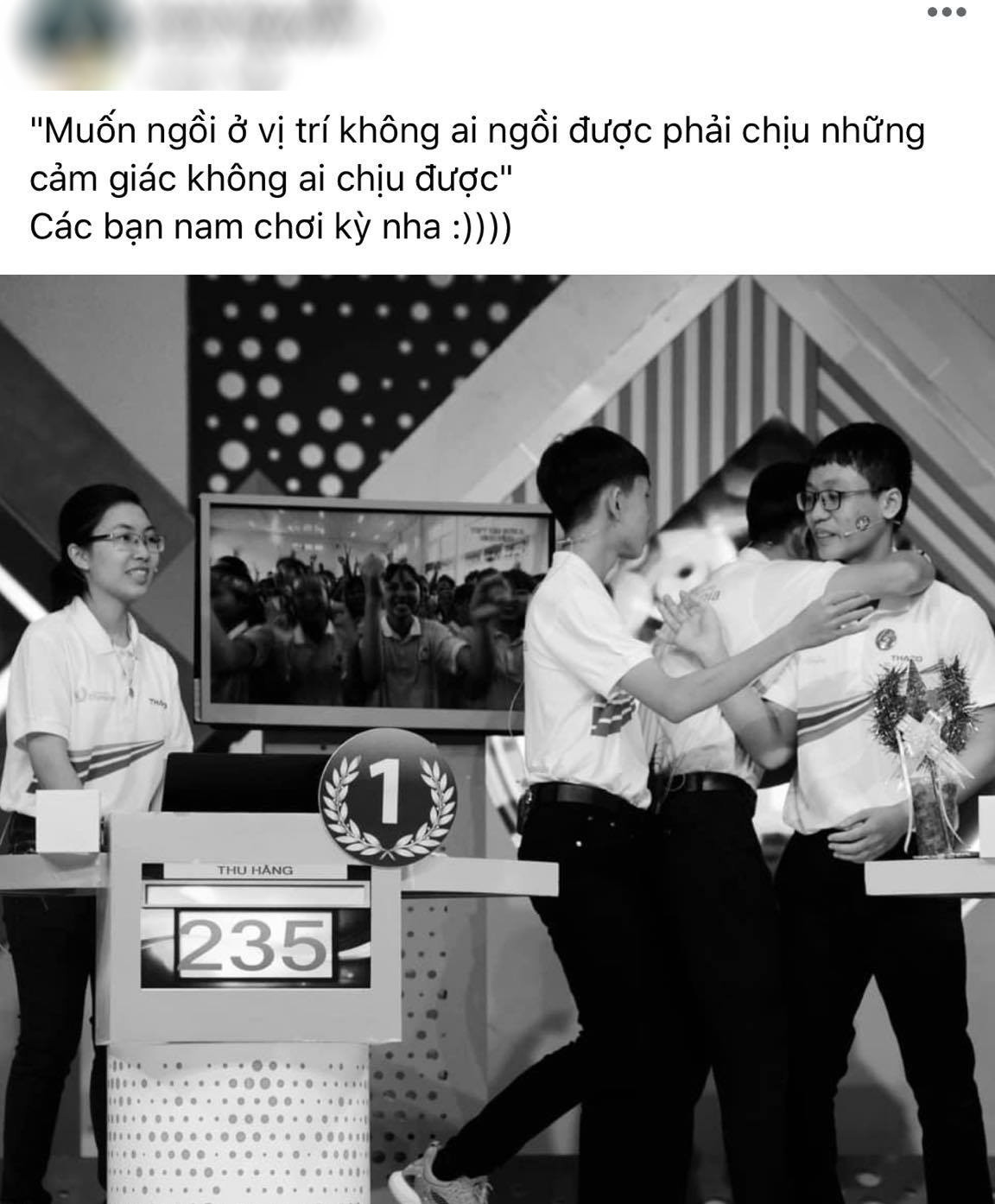 Nhiều người cũng bênh vực Thu Hằng rằng: "Muốn ngồi vị trí không ai ngồi được phải chịu cảm giác không ai chịu được".