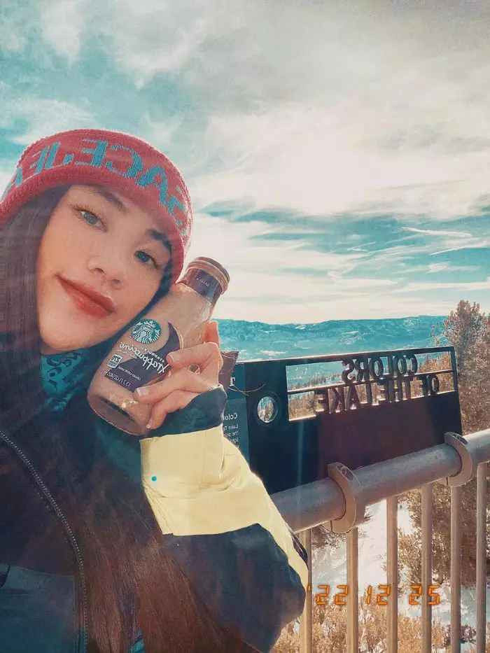 Chia sẻ đáng yêu và nhan sắc trẻ trung của cặp mẹ con hot girl Lucy Trang Nguyễn nhận được vô số sự thích thú bình luận của cộng đồng mạng.