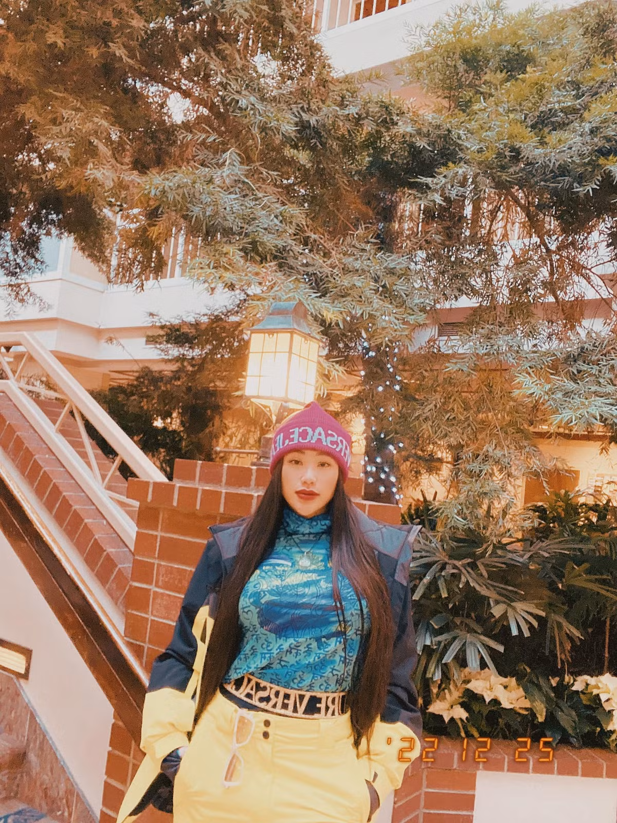 Đầu tư cho học tập nhưng Huyền Trang không phải “hot girl mọt sách”. Song song với việc học, cô gái này chịu khó đầu tư, kinh doanh từ rất sớm.