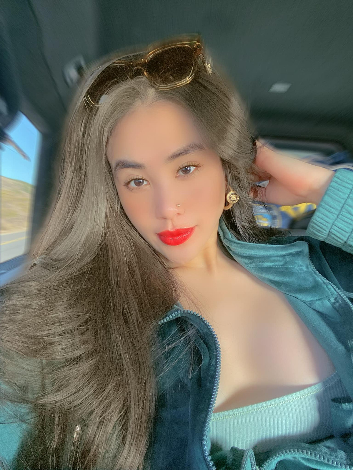 Ít ai biết rằng, từ khi còn làm quản lý Bà Tưng, cô gái này đã theo học các chương trình đào tạo về truyền thông cả ở trong nước và quốc tế.