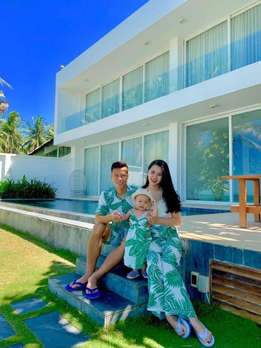 Trên sân thi đấu quyết liệt, mạnh mẽ là thế về đến nhà Ngọc Hải lại là người đàn ông của gia đình. Hải là người bố, người chồng mẫu mực khi sẵn sàng vào bếp phụ vợ nấu ăn, giặt đồ, chăm con.