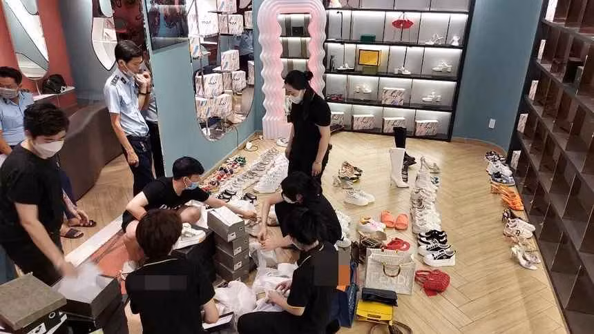 Chia sẻ tự động viên bản thân của hot girl Trang Nemo giữa lùm xùm bị cơ quan chức năng kiểm tra cửa hàng lập tức nhận về sự quan tâm lớn.