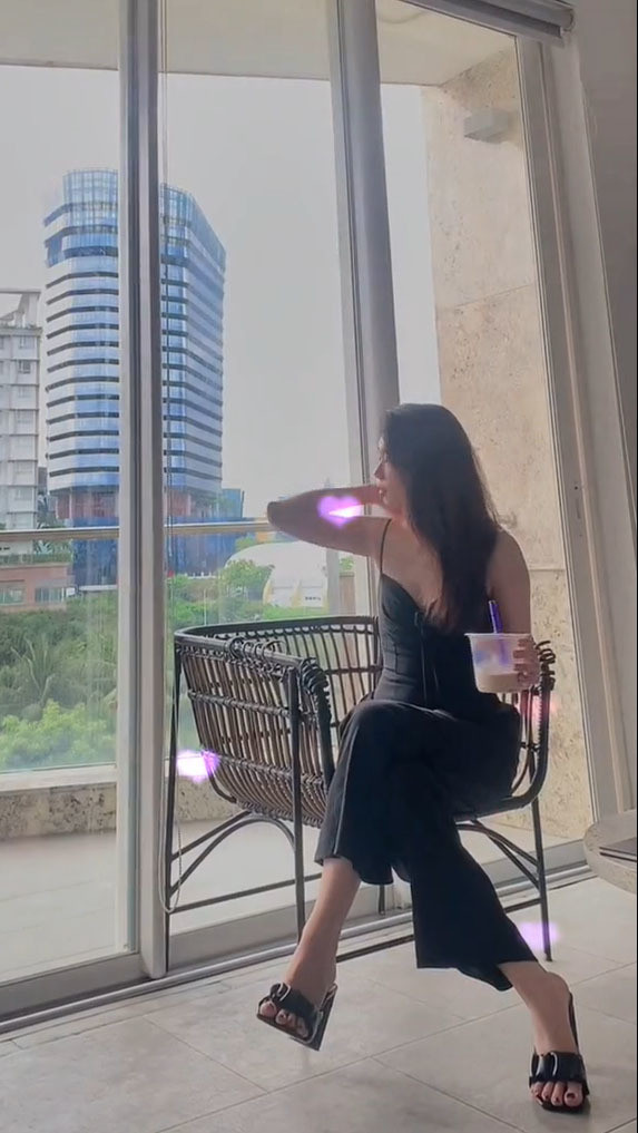 Hầu hết video của cô đều đạt hàng chục nghìn view, có video còn lên tới cả trăm nghìn view.