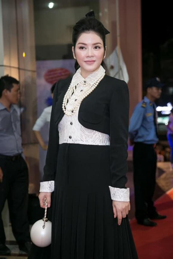 Ly Nha Ky bi che catwalk nhu di cho, mac vay nhu mang bau-Hinh-6