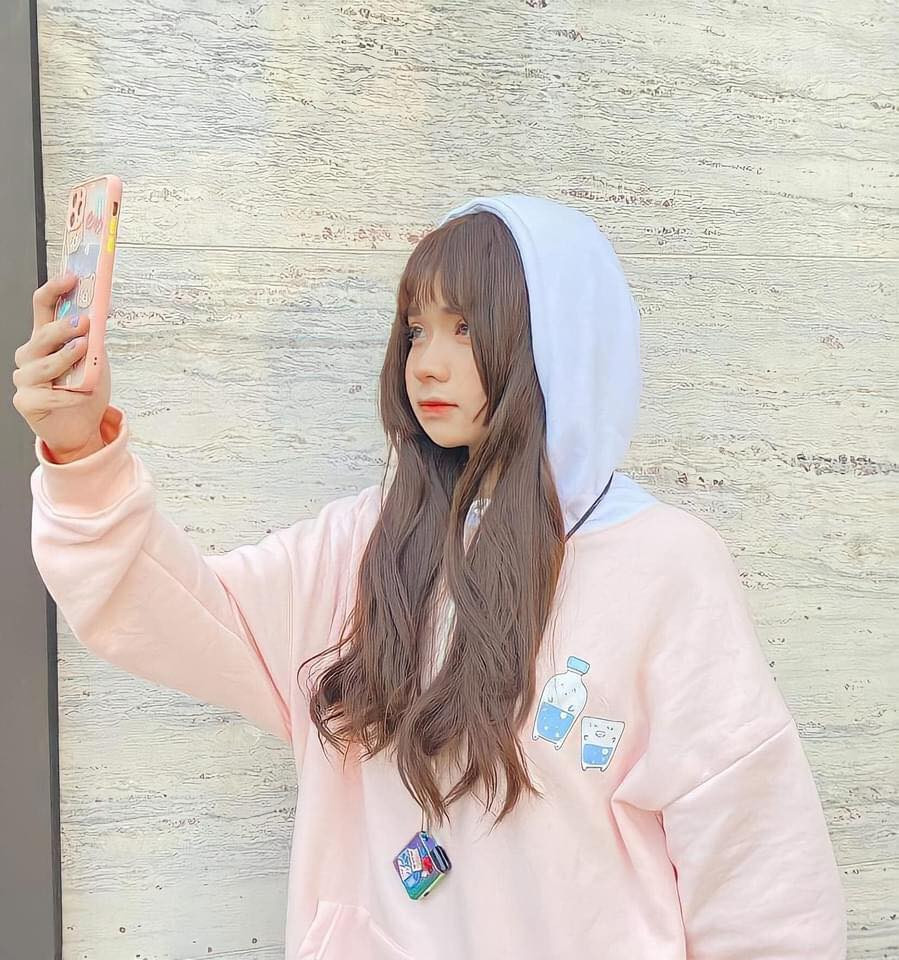 Dù đã hủy kết bạn với vô số người, Jimmy vẫn có 1,1 triệu người theo dõi trên TikTok và gần 35.000 follow trên Instagram.