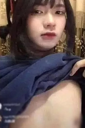 Việc giả gái của Jimmy đã khiến nhiều fans đặc biệt là fans nam hủy một lượng theo dõi lớn.