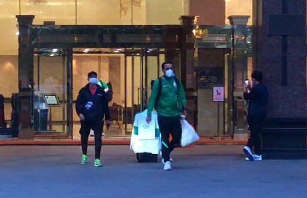 Thua toi thieu truoc A Rap Xe-ut, doi tuyen Viet Nam chua co diem-Hinh-14