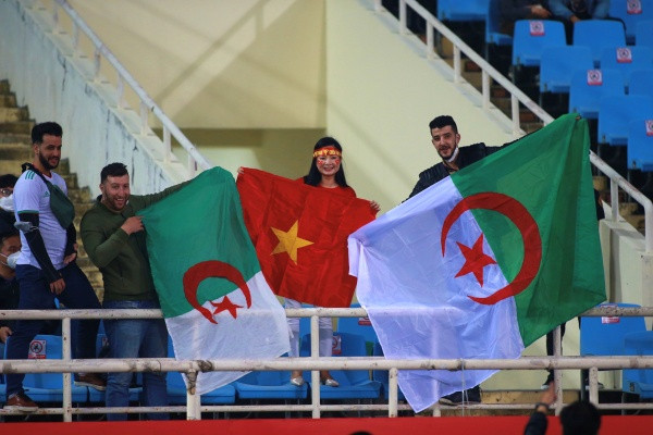 Thua toi thieu truoc A Rap Xe-ut, doi tuyen Viet Nam chua co diem-Hinh-10