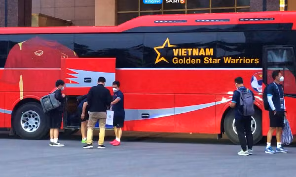 Thua toi thieu truoc A Rap Xe-ut, doi tuyen Viet Nam chua co diem-Hinh-12