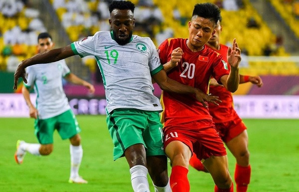 Thua toi thieu truoc A Rap Xe-ut, doi tuyen Viet Nam chua co diem-Hinh-27