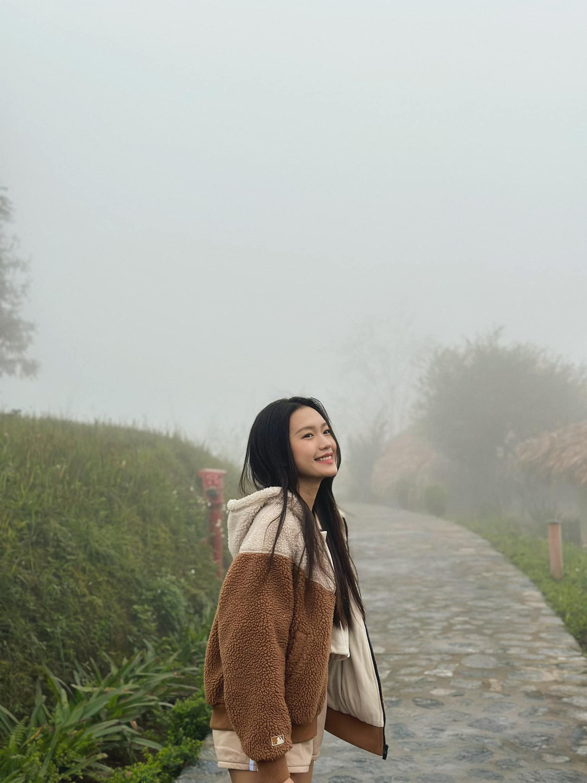 Doãn Hải My cũng gây chú ý khi đăng tải hình ảnh diện bikini đen họa tiết, khoe body nóng bỏng tại bể bơi.