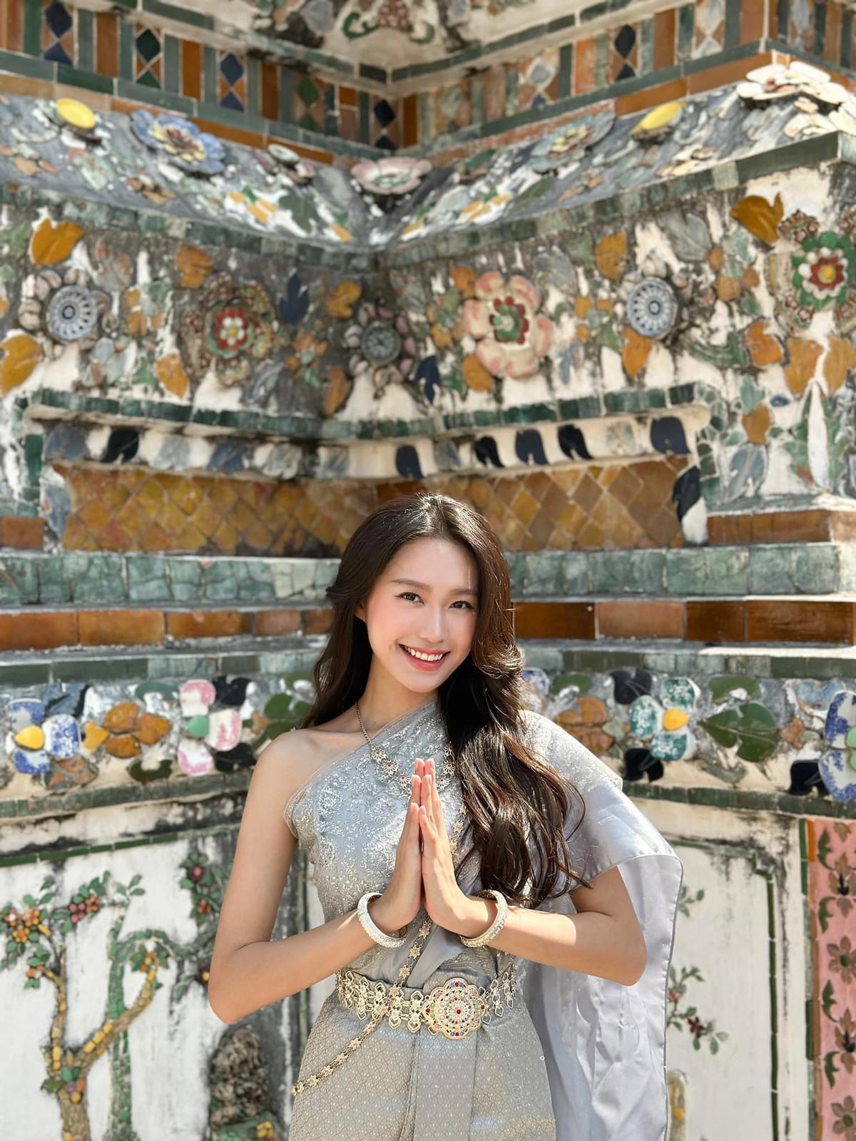 Doãn Hải My ngày càng thăng hạng về nhan sắc. Cô không ngại để mặt mộc, khoe làn da căng bóng mỗi khi ra đường.