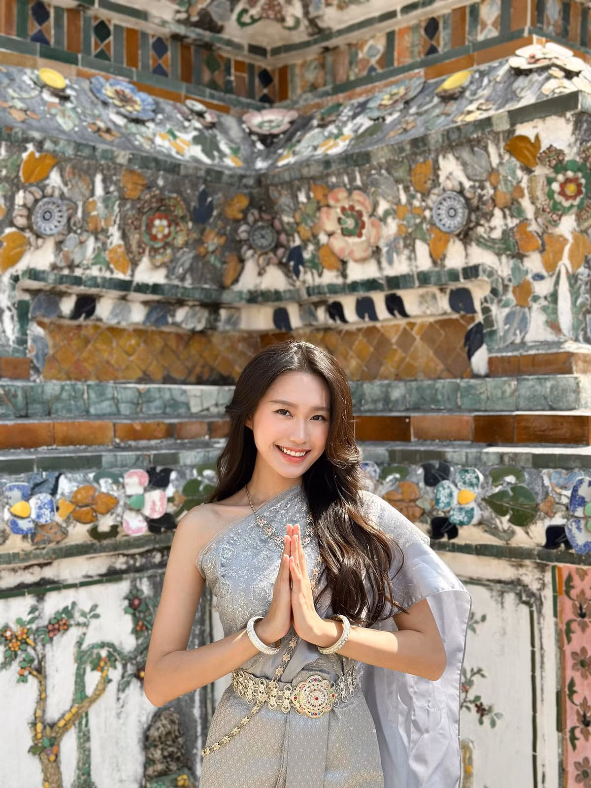 Doãn Hải My ngày càng thăng hạng về nhan sắc. Cô không ngại để mặt mộc, khoe làn da căng bóng mỗi khi ra đường.