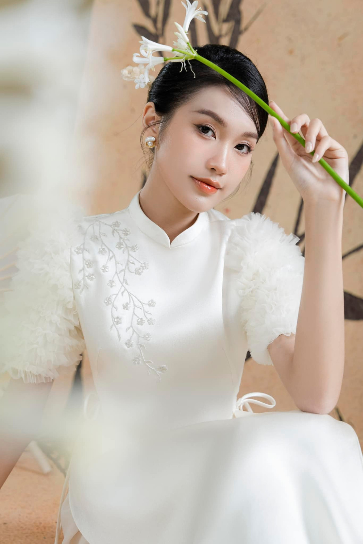 Đặc biệt, Doãn Hải My còn được biết đến nhiều hơn nữa khi chuyện tình cảm giữa cô và cầu thủ Đoàn Văn Hậu rộ lên từ cuối năm 2020. Đến giữa tháng 8/2022, cặp đôi mới chính thức công khai yêu nhau.