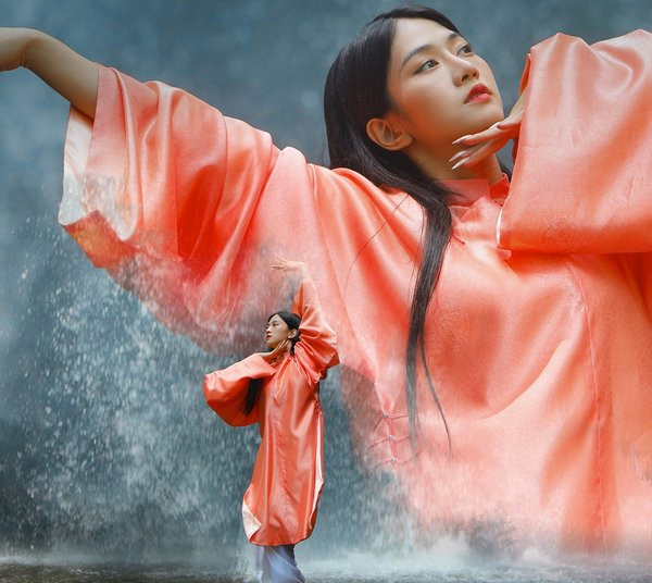 Đây sẽ không chỉ là cách để Lê Bống "tẩy trắng" cho hình ảnh hot girl thị phi suốt bấy lâu này, mà còn là cơ hội để cô nâng tầm bản thân, tạo bước chuyển mới cho sự nghiệp có thêm nết chấm phá mới mẻ hơn.