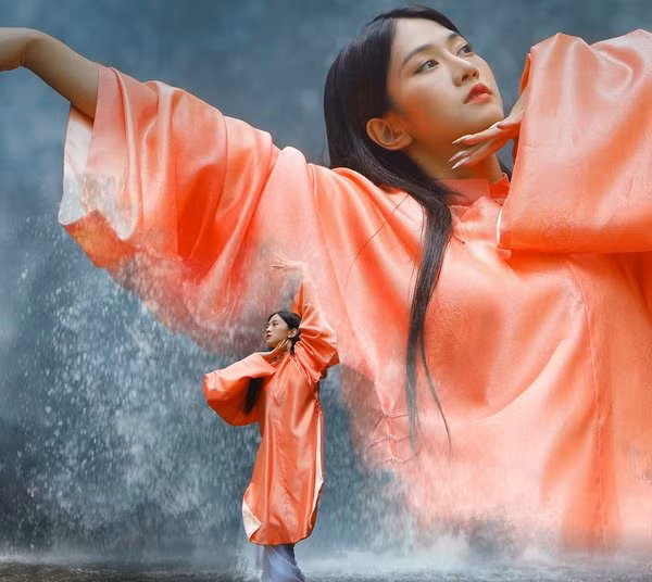 Đây sẽ không chỉ là cách để Lê Bống "tẩy trắng" cho hình ảnh hot girl thị phi suốt bấy lâu này, mà còn là cơ hội để cô nâng tầm bản thân, tạo bước chuyển mới cho sự nghiệp có thêm nết chấm phá mới mẻ hơn.