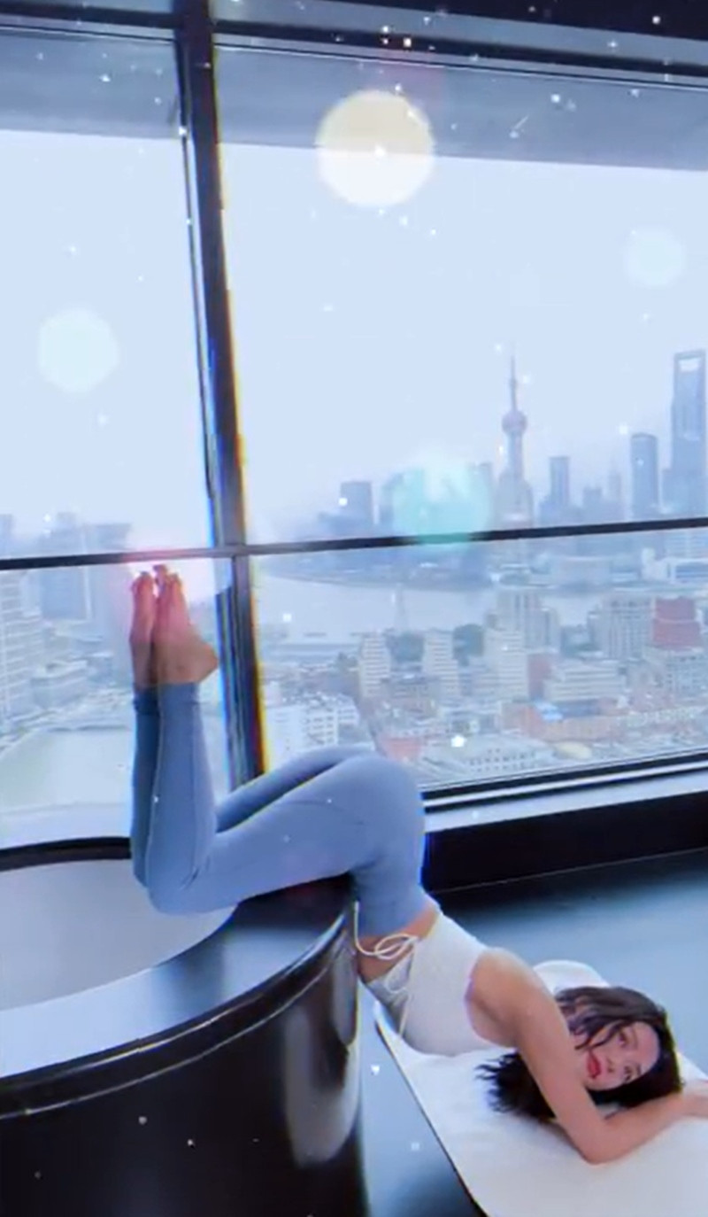 Đầu tiên là tư thế này không tốt cho sức khỏe, ảnh hưởng đến cột sống, thắt lưng bởi vậy bạn không nên làm điều tổn thương cơ thể.