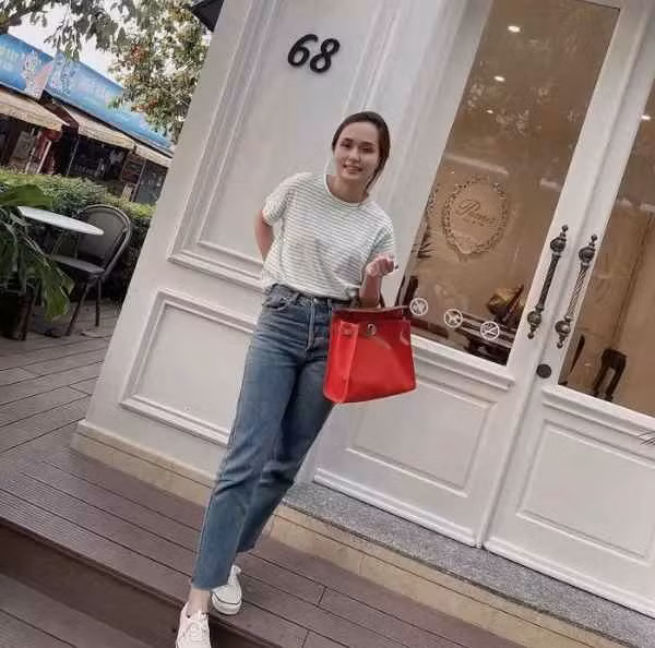 7 năm bên nhau, ngoài là người vợ đảm, biết chăm sóc, vun vén cho gia đình, Huyền Mi còn rất thành công khi có sự nghiệp kinh doanh riêng.