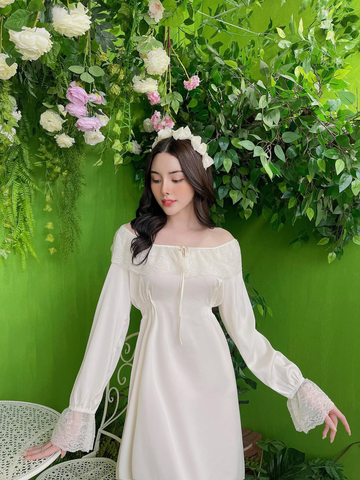 Đan Tiên có gương mặt xinh đẹp, nữ tính.