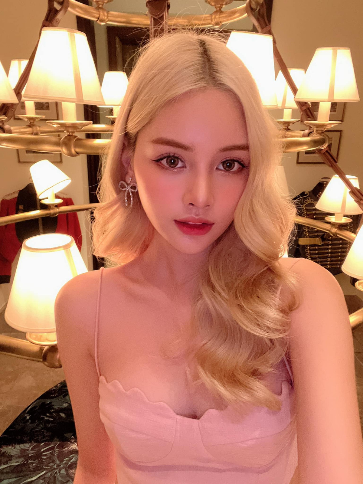 Xuất hiện tại vòng offline Đan Tiên nhận được lời khen với sắc vóc ngoài đời đẹp hơn trên hình.