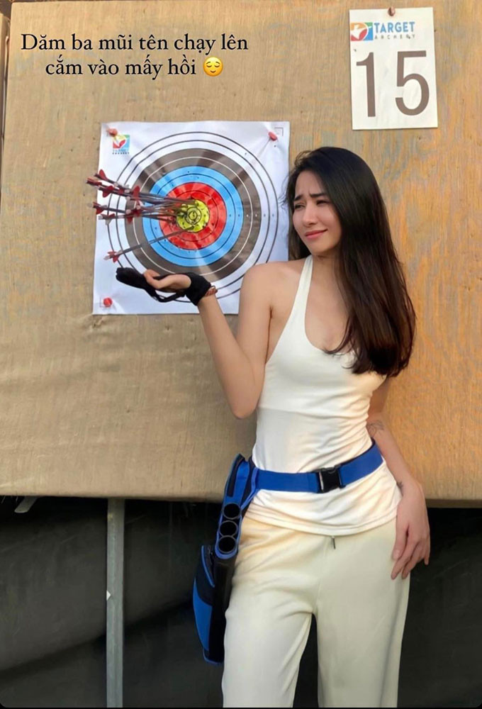 Trang Trangcòn có đam mê bộ môn bắn cung. Đây cũng là sở thích, cách giải tỏa căng thẳng của Trọng Hùng sau những giờ luyện tập, thi đấu.