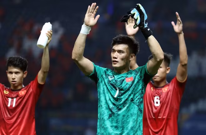 Sự thể hiện được đánh giá cao chắc chắn giúp Tiến Dũng tự tin hơn trong phần còn lại của VCK U23 châu Á 2020. Trước mắt anh và các đồng đội sẽ là trận gặp U23 Jordan vào tối 13/1 cũng tại SVĐ Chang Arena.