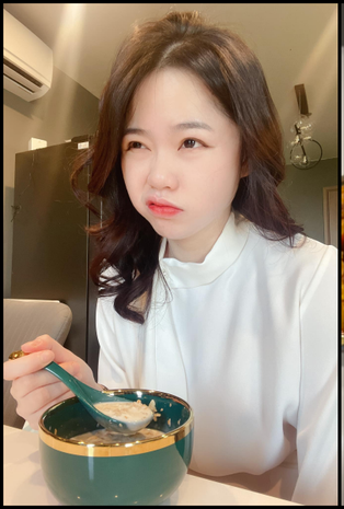 Huỳnh Anh - bồ cũ của chàng cầu thủ đào hoa Quang Hải thì tự tay chuẩn bị một mâm cơm chay.