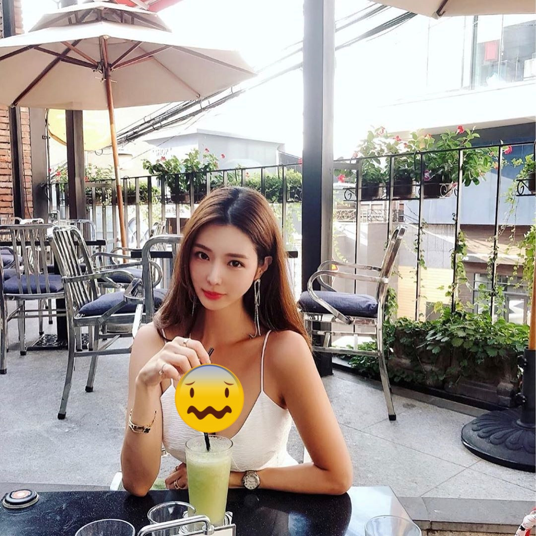 Dù ở nhà hay ra phố, chụp ảnh quảng cáo hay đi du lịch, nghỉ mát, nữ blogger Yoo Jin đều khiến người hâm mộ tròn mắt với váy áo tôn dáng triệt để.