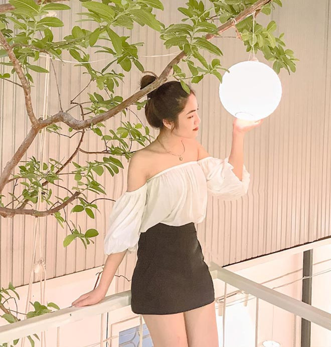 “Thực ra, mình thấy hình ảnh cũng không có gì nổi bật. Mình chỉ trang điểm một chút để đi dự đám cưới bạn như mọi người thôi”, Quỳnh nói.