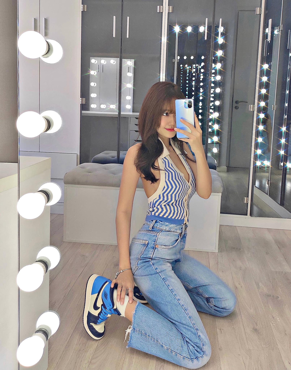 Là một hot girl mạng đình đám vì vậy Nhung Gumiho cũng rất biết cách tạo dáng và trình diễn trước ống kính