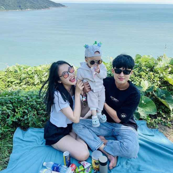 Rào cản lớn nhất của cặp đôi Cường - Ánh thời điểm đó là khoảng cách địa lý. Nhà Ánh có hai con gái, bố mẹ cô không muốn gả con đi xa.