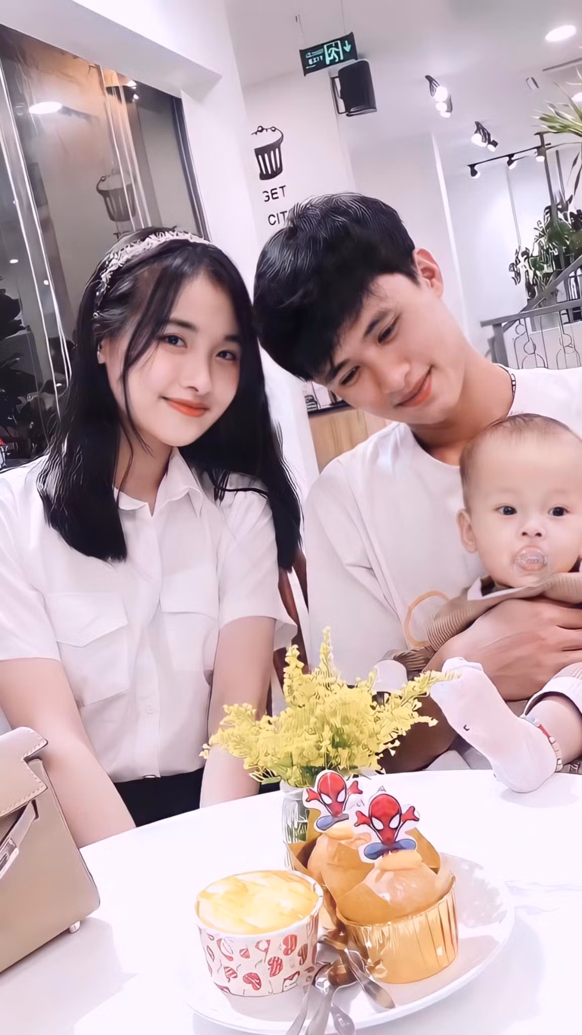 Cặp đôi VĐV của đoàn thể thao Việt Nam quyết định kết hôn vào năm 2021, hiện họ đã có với nhau 1 cô con gái xinh xắn.